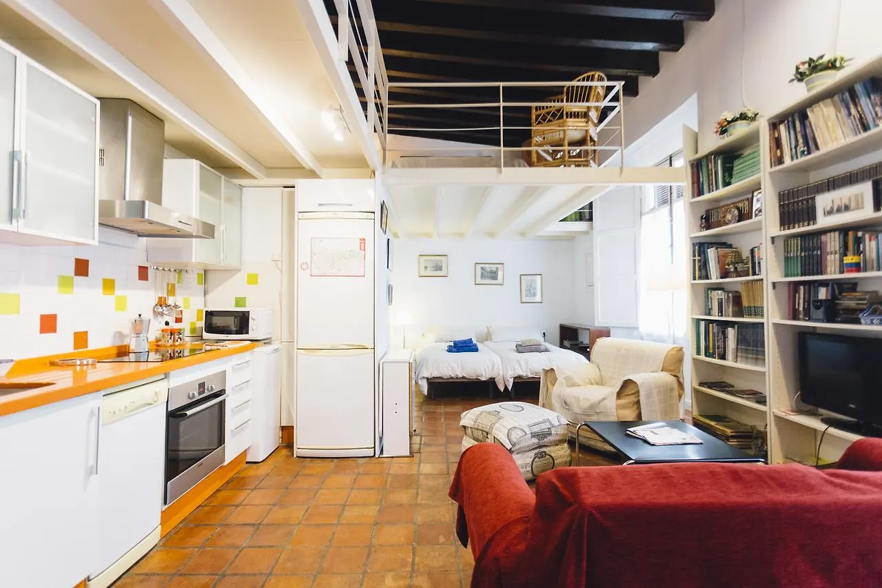 Casa De Las Golondrinas Hotel Sevilla